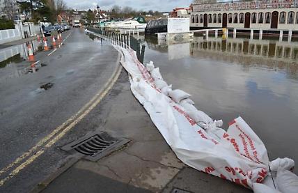 The boom now along Thames Side in Henley