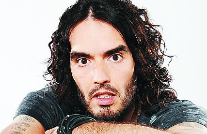 Comedian switches festival date