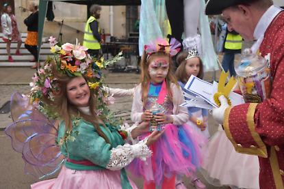Thousands attend Henley May Fayre