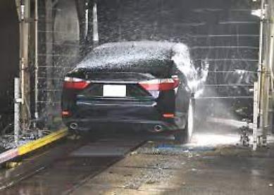 Driver feared for his life after getting stuck in car wash