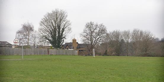 Growing anger at 5G mast plan