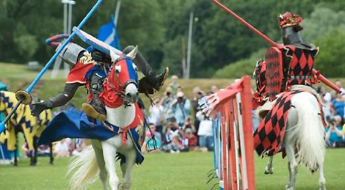 Jousting at Stonor