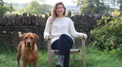 Panto villain prefers a red dog to a white cat