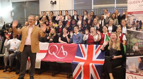 School receives digital teaching award from tech giant