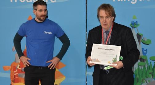 Pupils learn how to stay safe when using the internet