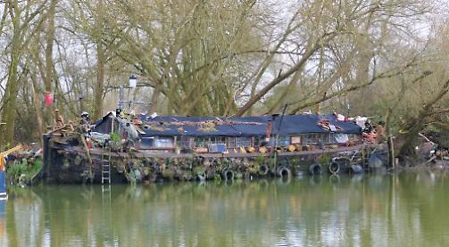 Some lovely (and scary) things to be seen on a walk along the Thames