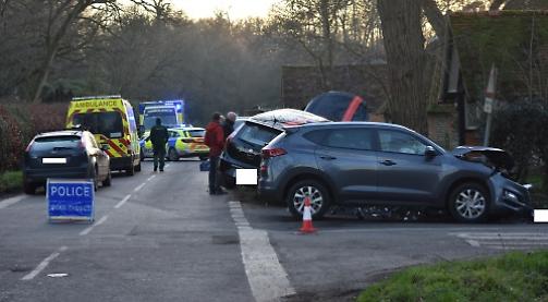 Two treated for minor injuries after Binfield Heath crash