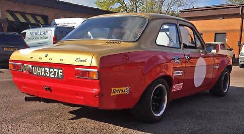 Burglars steal racing driver's classic car replica