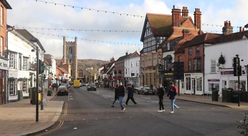 Forty businesses still open in third lockdown