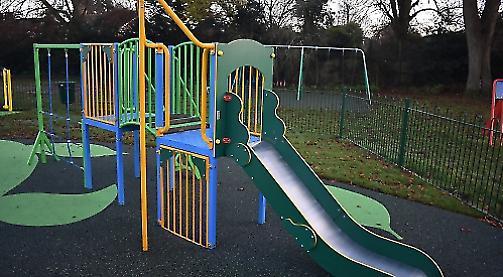 Families urged to heed covid rules at playgrounds