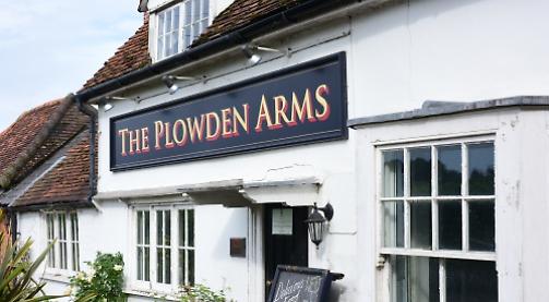 Restaurant pair take over closed pub half-mile away