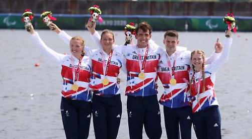 Welcome home for rowers
