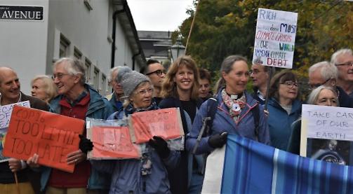 Campaigners in march to demand action on climate