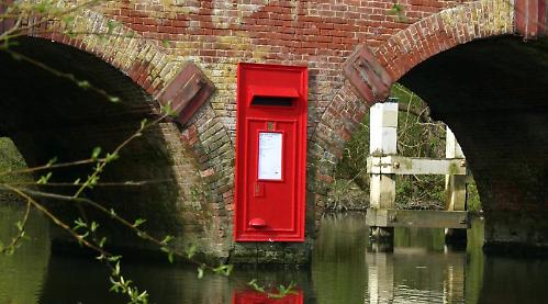 Prankster strikes again on bridge