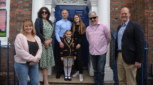 Ukrainian girl’s first day at new school