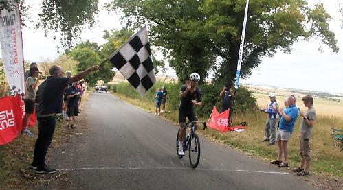 Woodcote plays host to gruelling national cycle race