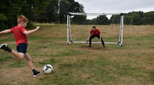 TV presenter ensures net gain for his village’s fete