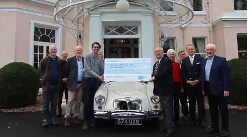 Classic car enthusiasts raised £750 for charity
