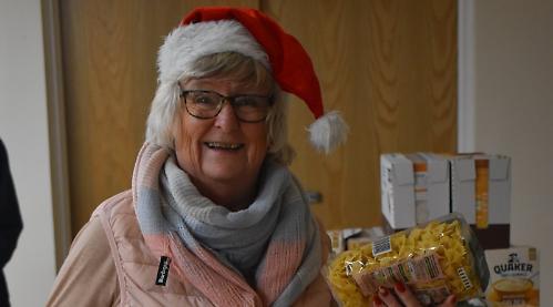 Lions deliver food parcels to needy for Christmas