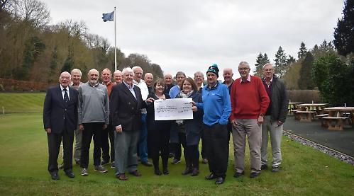 Wine-loving golfers raise another £4,000 for charity