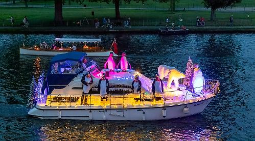 Hundreds watch illuminated boat parade  