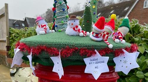 Women upset by theft of Christmas postbox topper