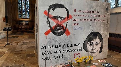 Art installation turns into Navalny memorial