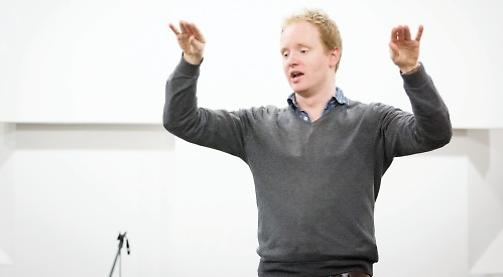 Conductor's instincts made for a most satisfying festive concert