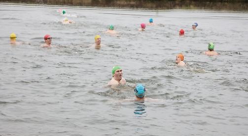 Hardy souls take a dip in chilly Thames to mark New Year