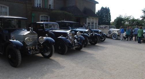 Vintage Rollers gather at former home of Morris tycoon