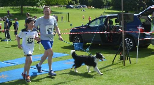 Girl, 13, wins Chiltern Chase 5k with a little help from rival