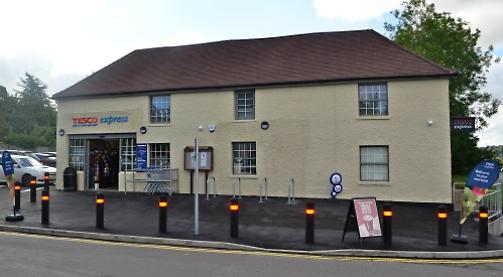Controversial Tesco store opens at former village pub