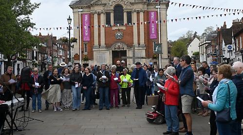 Four church congregations join together for service