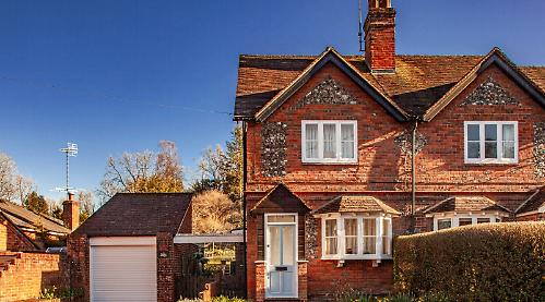 Characterful cottage within reach of National Trust land