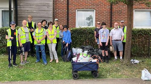 Caversham litter pick