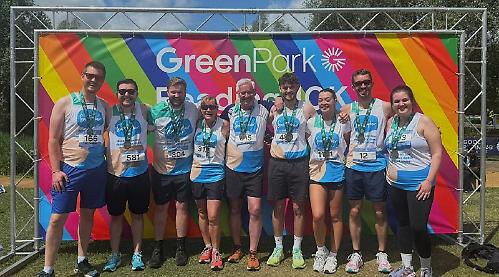 Brakspear staff run for charity