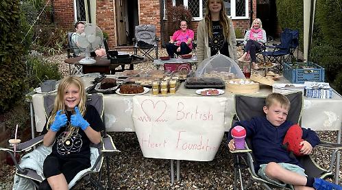 Cakes raise £500 for heart charity