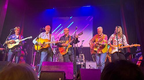 Mike Hurst (and friends) hit the right notes in fundraiser