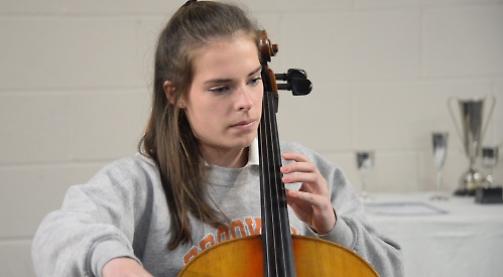 Violinist wins young musician competition with opera solo