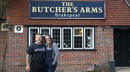 Headline in 48 Franklin gothic 48 herey butchers arms couple 1209