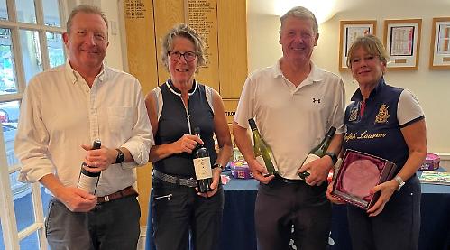 Golfers hit £3,000 for disabled centre