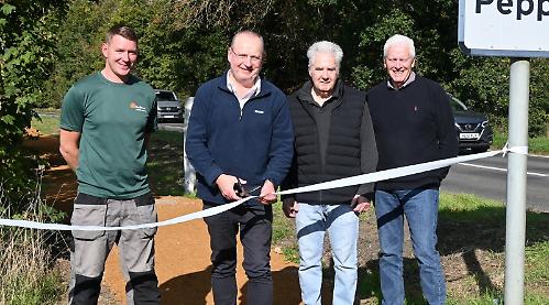 Councillors open new footpath linking two settlements