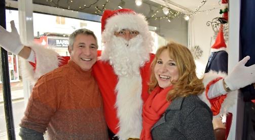 Shopfront Santa surprises children