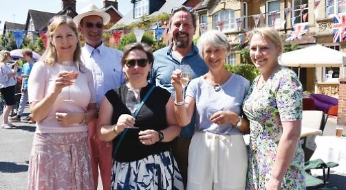 Henley holds street party