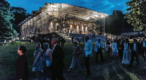 Singers wanted for community opera