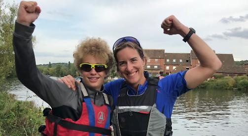 Teenage kayaker paddles 123 miles down Thames