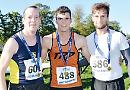 Runners do little bit extra after cyclist’s error