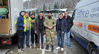 Teacher delivers aid to Ukraine by van with golf buddies