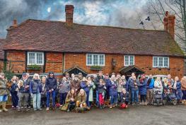 Mayor joins Sausages of Henley community group to celebrate year of meet-ups