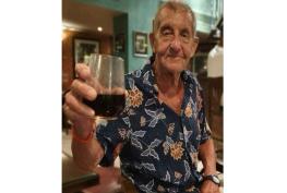 Friend plans memorial bench for popular figure known as &ldquo;Mayor of Wargrave&rdquo;